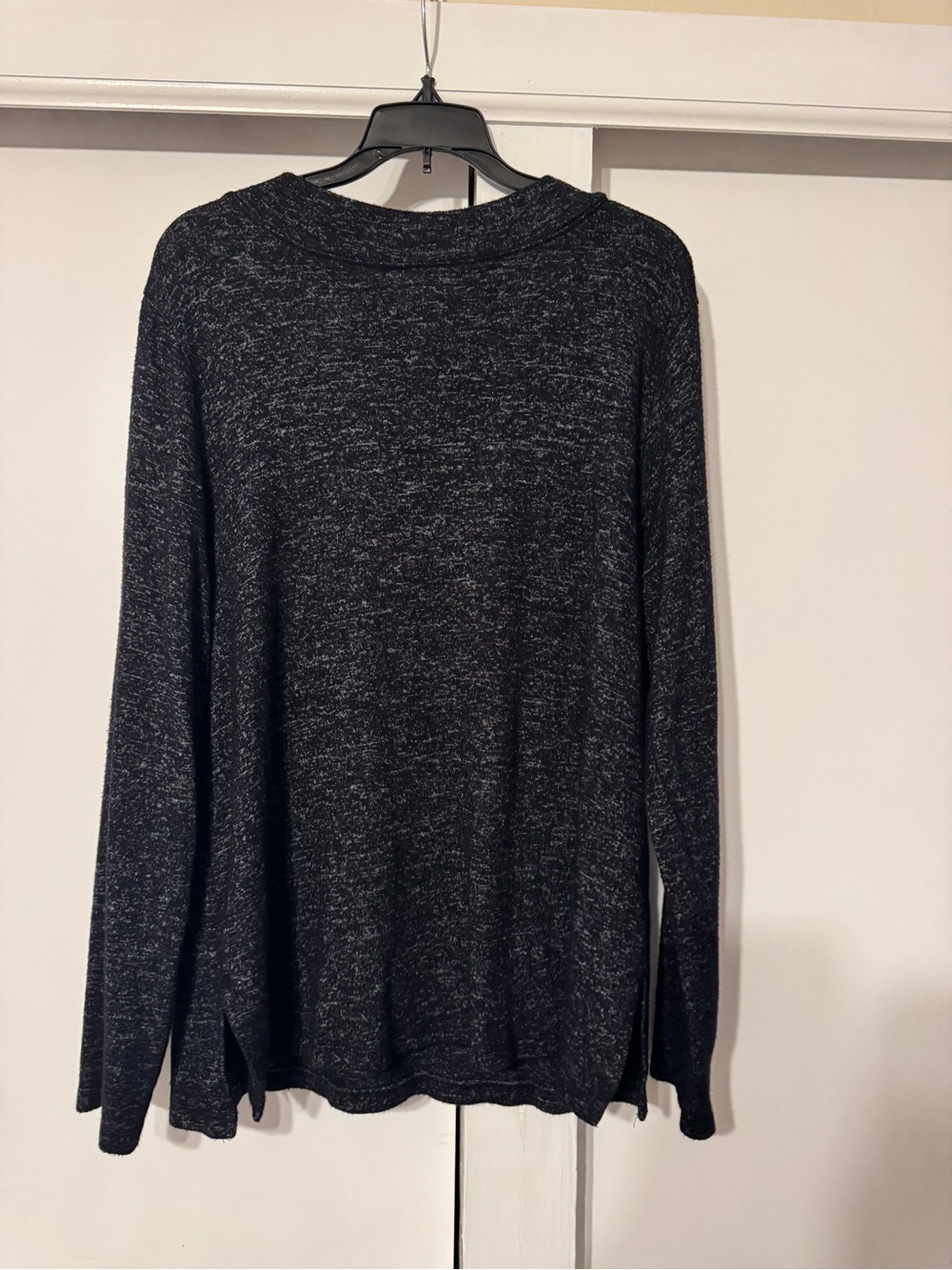 H&M Women's Black Heather Crewneck Sweater